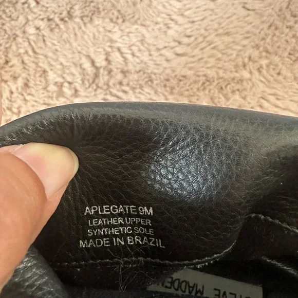 Steve Madden Vintage Aplegate Black Ankle Booties with Ruched Leather Design - Picture 6 of 6